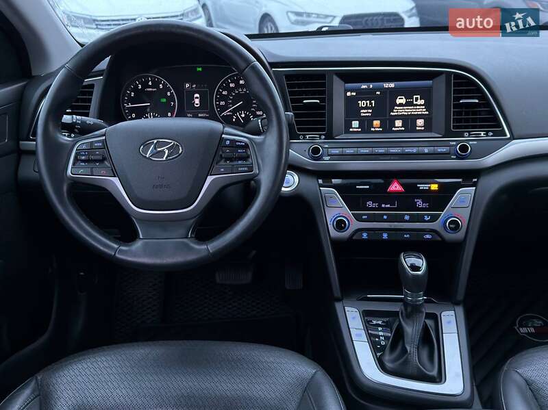 Седан Hyundai Elantra 2016 в Харькове