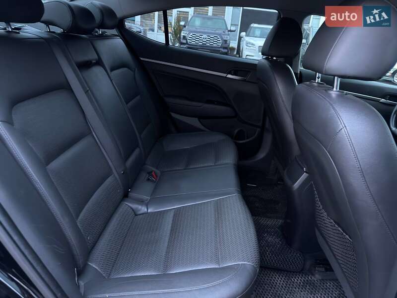 Седан Hyundai Elantra 2016 в Харькове