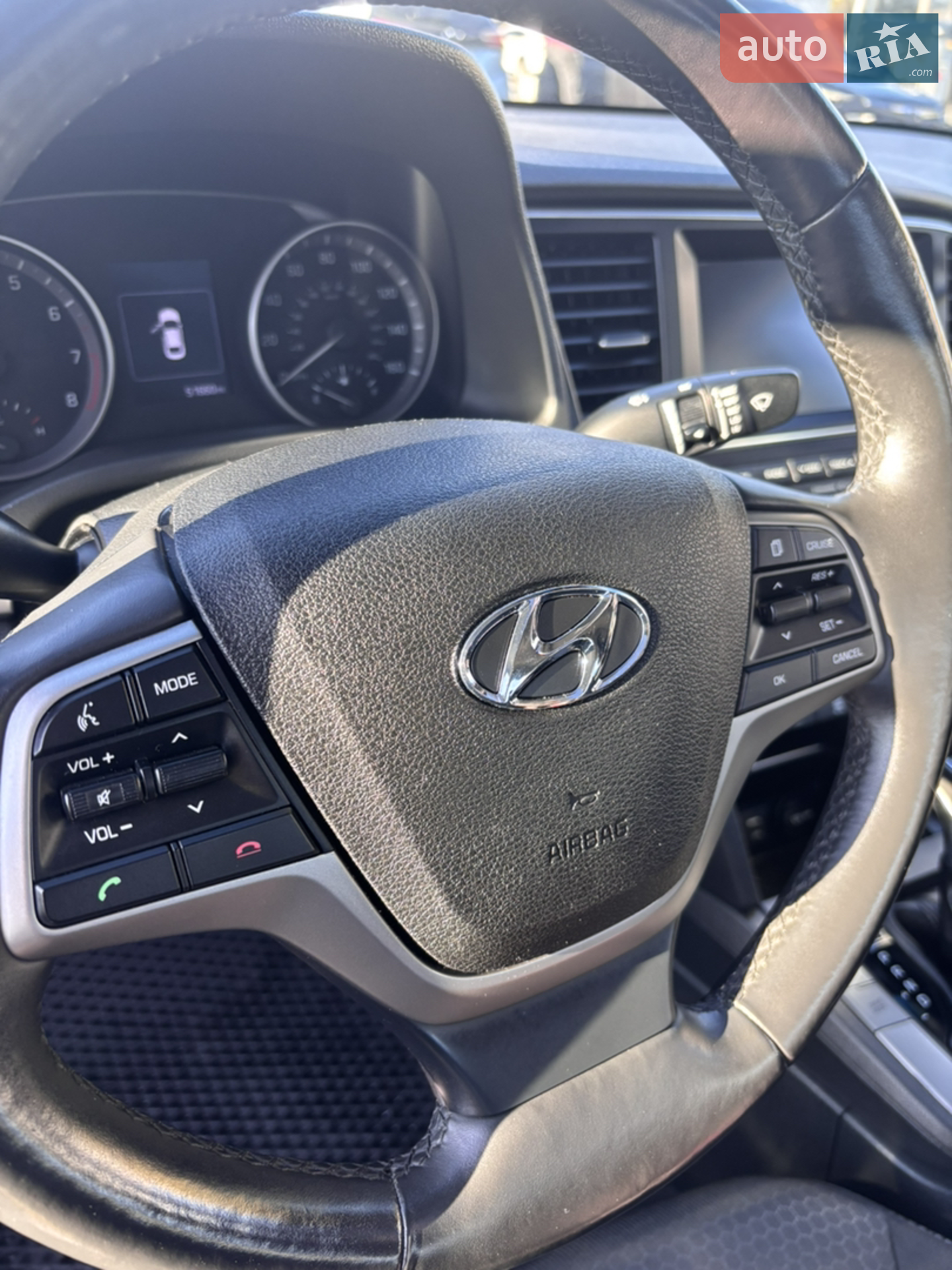2016 Hyundai Elantra - мініатюра 16