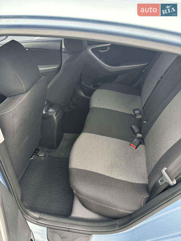 Седан Hyundai Elantra 2013 в Киеве