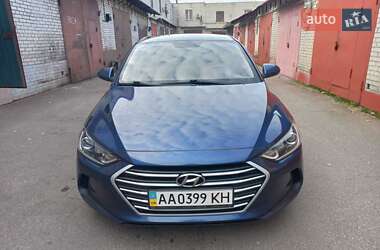 Седан Hyundai Elantra 2018 в Києві