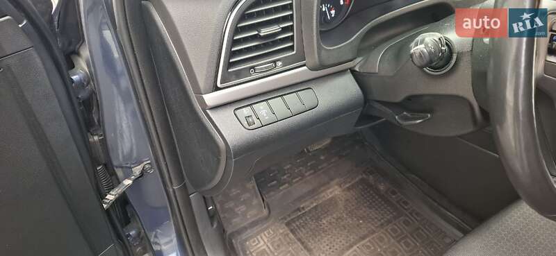 Седан Hyundai Elantra 2018 в Киеве фото 10 Седан Hyundai Elantra 2018 в Киеве