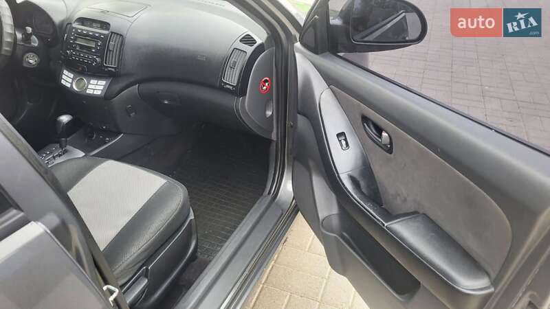 Седан Hyundai Elantra 2008 в Вознесенске