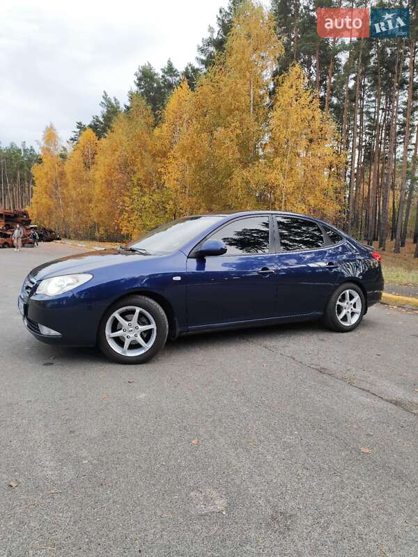 Седан Hyundai Elantra 2008 в Киеве