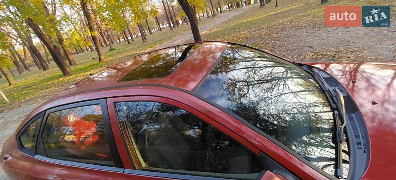 Хэтчбек Hyundai Elantra 2006 в Кривом Роге