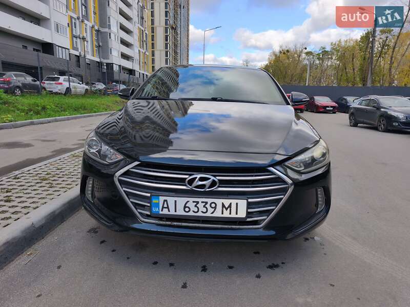 Седан Hyundai Elantra 2016 в Киеве