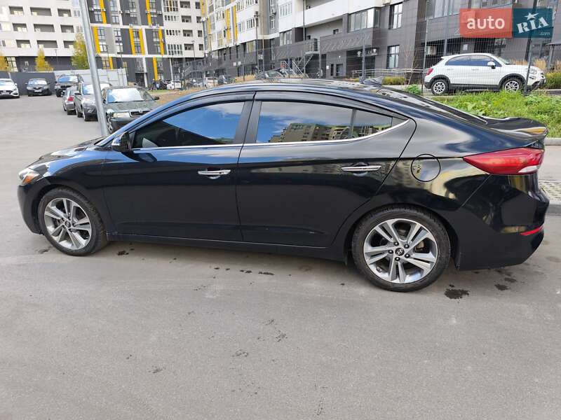 Седан Hyundai Elantra 2016 в Киеве