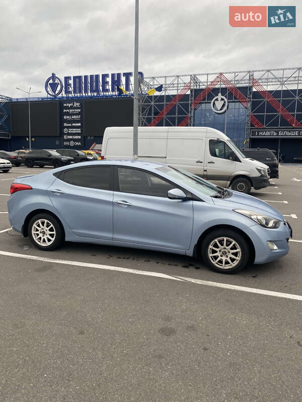 Седан Hyundai Elantra 2012 в Києві фото 11 Седан Hyundai Elantra 2012 в Києві