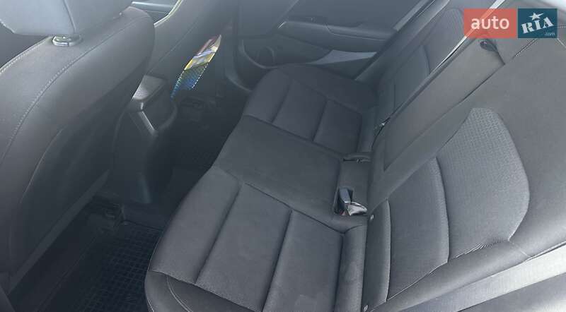 Седан Hyundai Elantra 2016 в Киеве фото 10 Седан Hyundai Elantra 2016 в Киеве