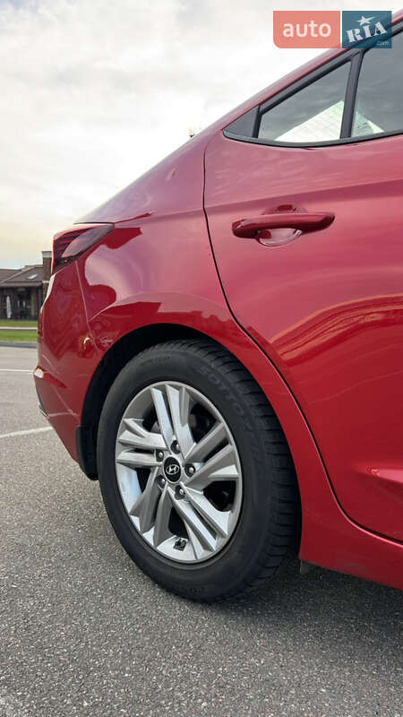 Седан Hyundai Elantra 2020 в Киеве