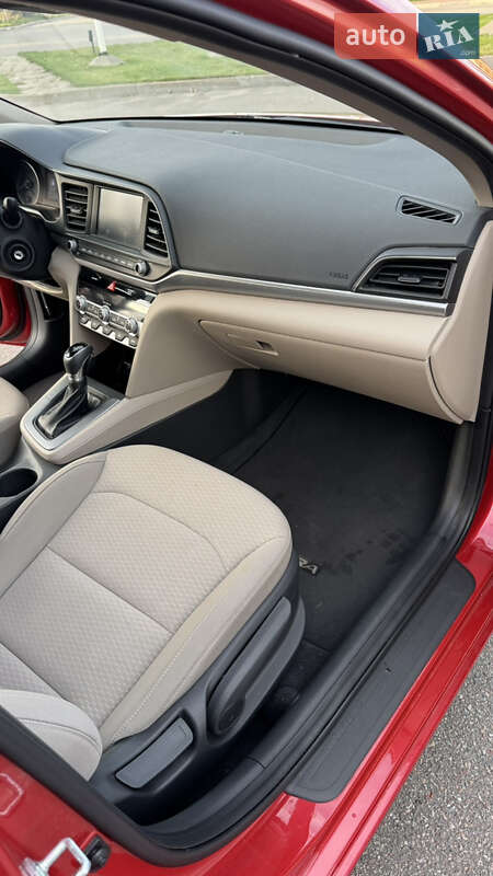 Седан Hyundai Elantra 2020 в Киеве