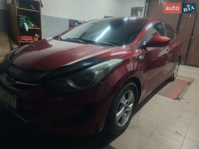 Седан Hyundai Elantra 2014 в Городке