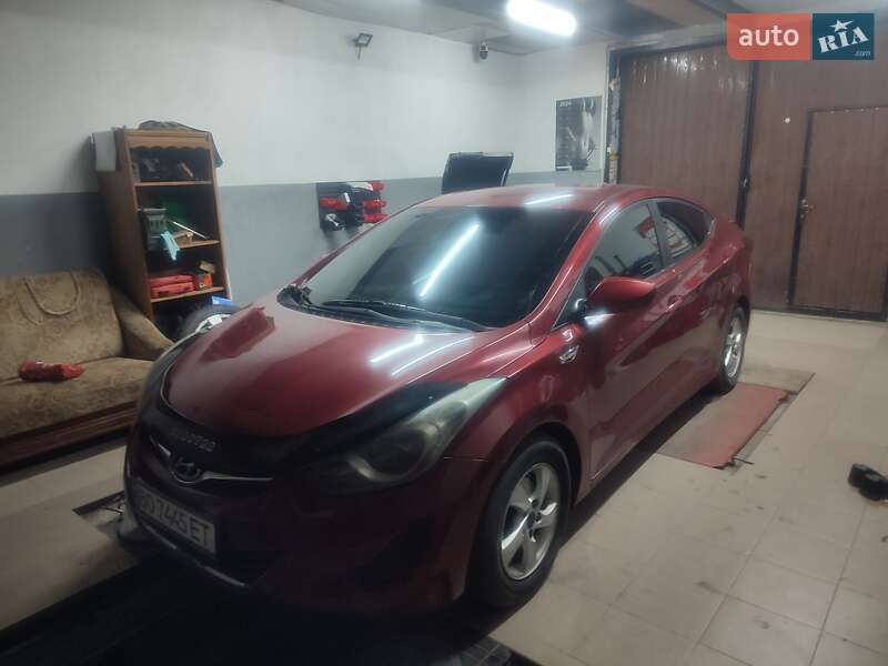 Седан Hyundai Elantra 2014 в Городке