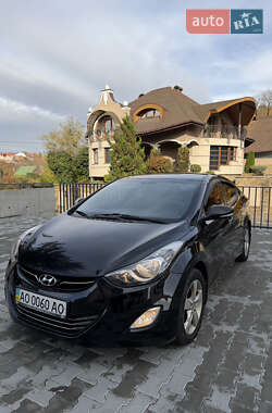 Седан Hyundai Elantra 2012 в Ужгороді