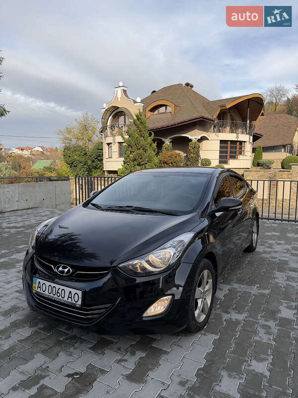 Hyundai Elantra 2012