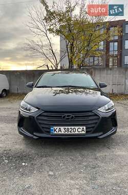 Седан Hyundai Elantra 2018 в Киеве