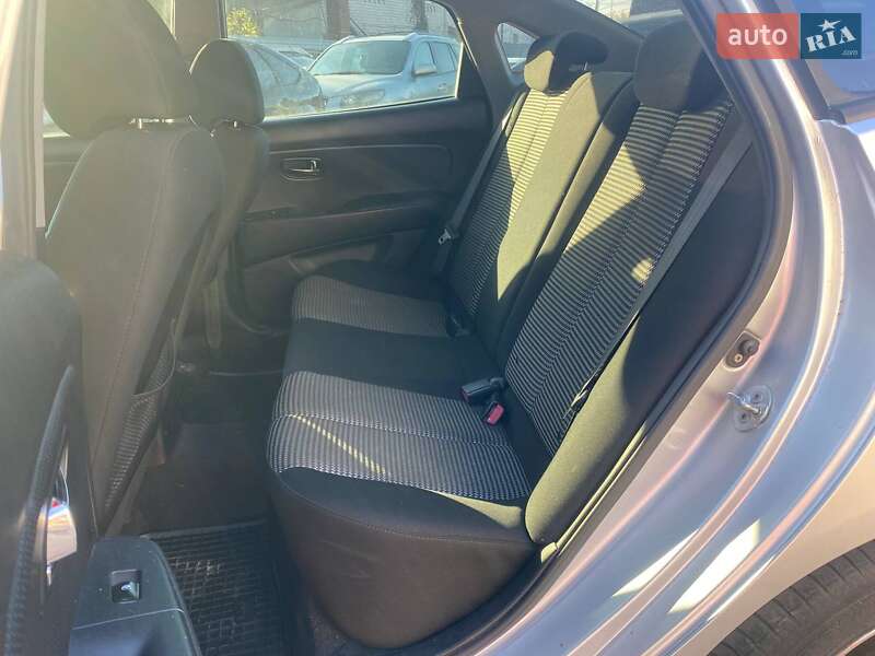 Седан Hyundai Elantra 2010 в Києві фото 10 Седан Hyundai Elantra 2010 в Києві