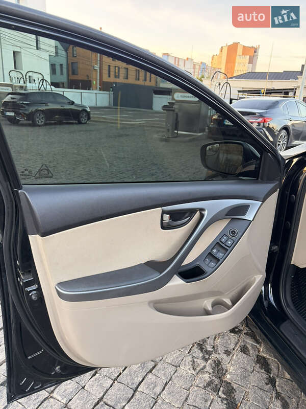 Седан Hyundai Elantra 2014 в Киеве фото 26 Седан Hyundai Elantra 2014 в Киеве