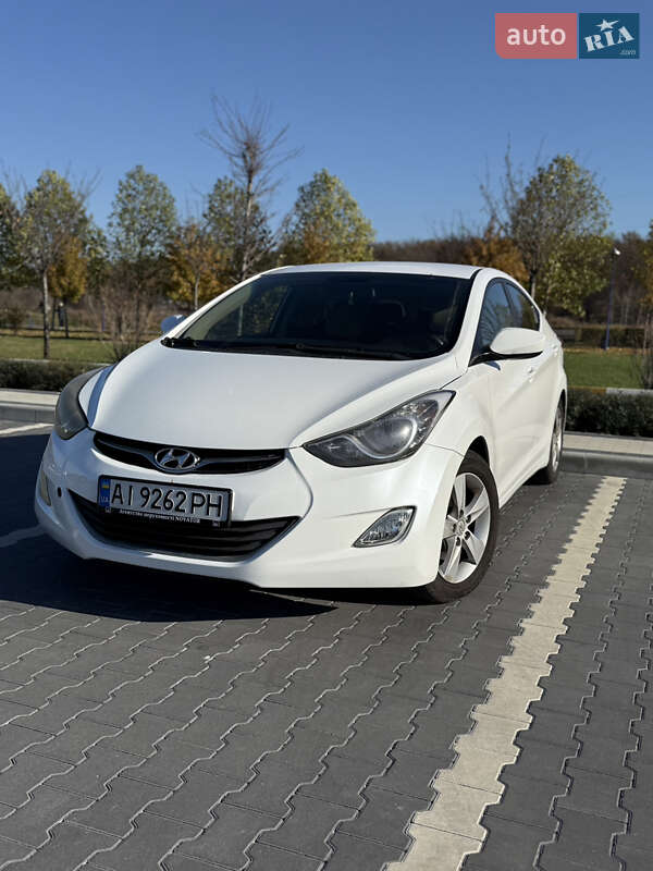 Седан Hyundai Elantra 2012 в Ирпене