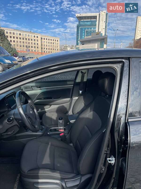 Седан Hyundai Elantra 2018 в Харькове фото 5 Седан Hyundai Elantra 2018 в Харькове