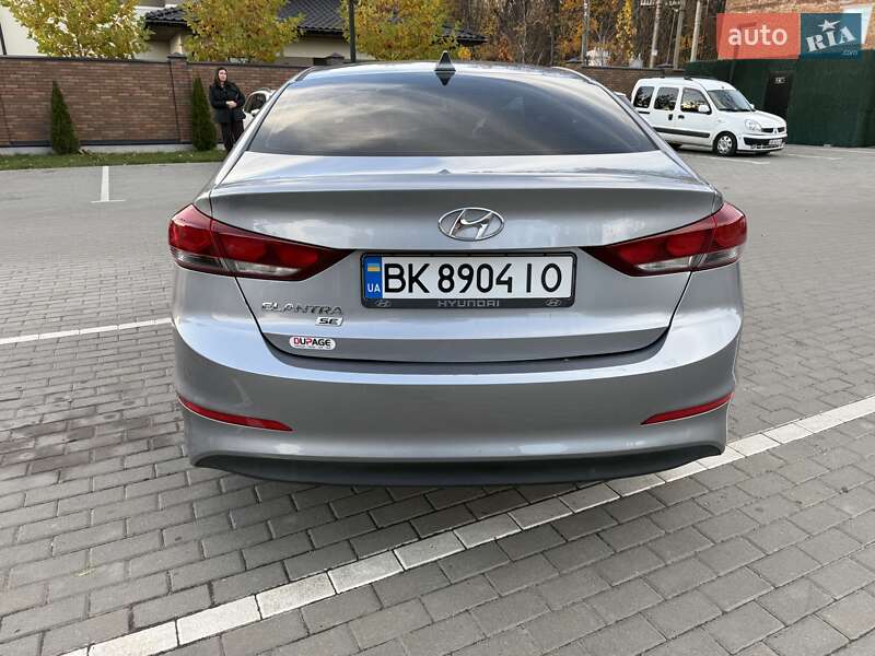 Седан Hyundai Elantra 2016 в Виннице