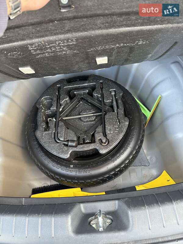 Седан Hyundai Elantra 2016 в Виннице