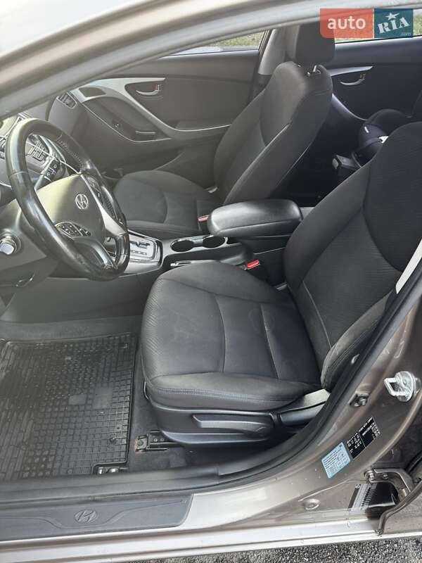 Седан Hyundai Elantra 2013 в Києві