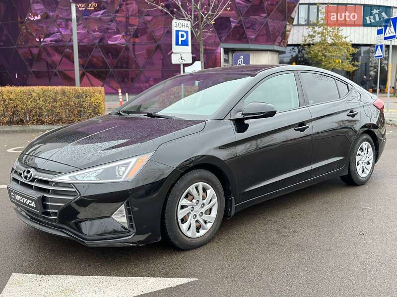 Седан Hyundai Elantra 2019 в Киеве