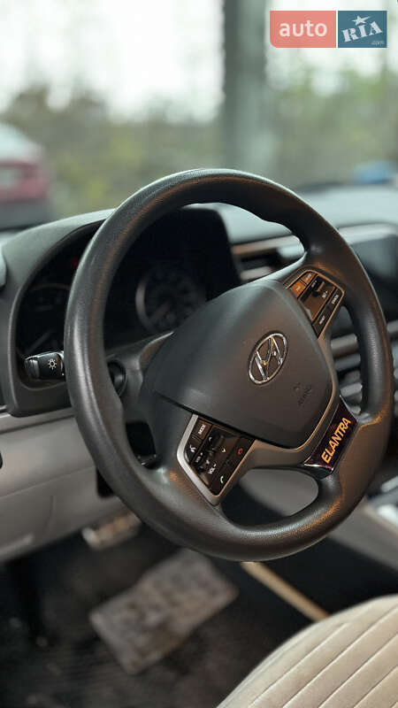 Седан Hyundai Elantra 2016 в Києві фото 4 Седан Hyundai Elantra 2016 в Києві