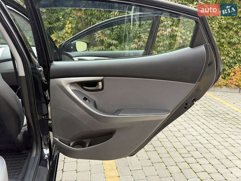Седан Hyundai Elantra 2013 в Одессе фото 41 Седан Hyundai Elantra 2013 в Одессе