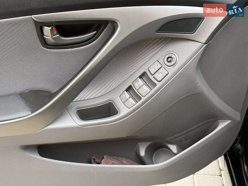 Седан Hyundai Elantra 2013 в Одессе фото 68 Седан Hyundai Elantra 2013 в Одессе