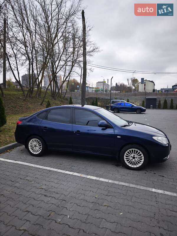 Седан Hyundai Elantra 2008 в Хмельницком