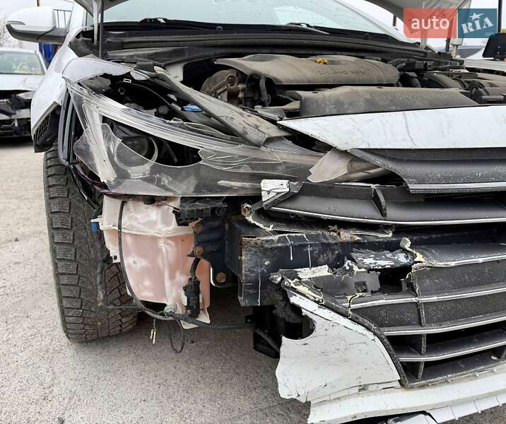 Седан Hyundai Elantra 2019 в Киеве