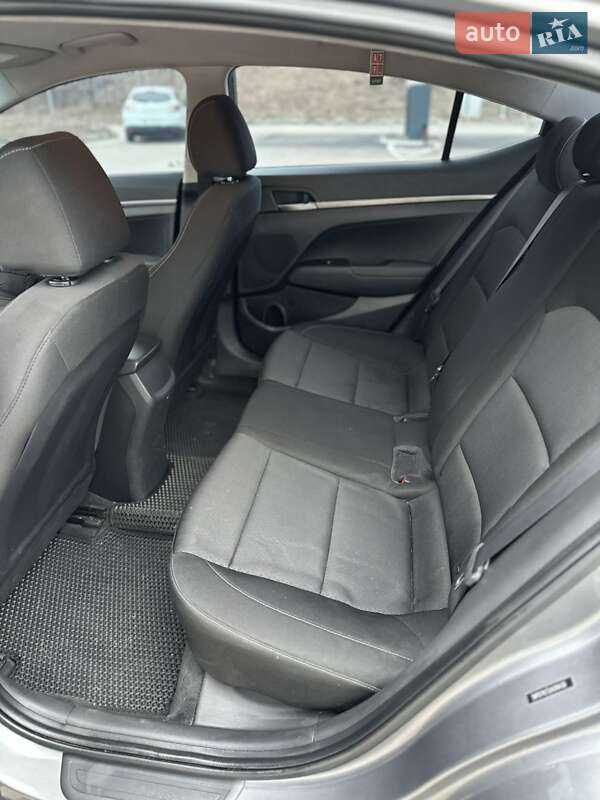 Седан Hyundai Elantra 2018 в Житомирі