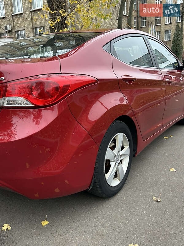 Седан Hyundai Elantra 2011 в Києві
