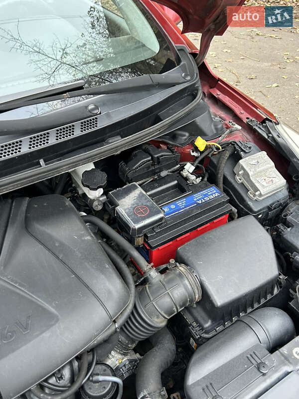 Седан Hyundai Elantra 2011 в Києві