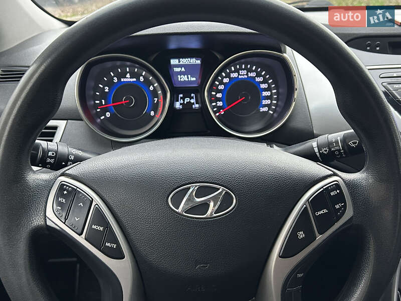 Седан Hyundai Elantra 2011 в Києві