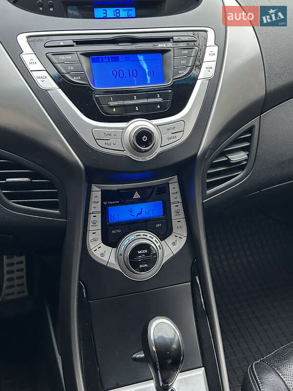 Седан Hyundai Elantra 2011 в Києві