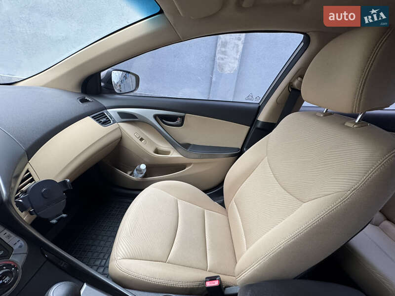 Седан Hyundai Elantra 2013 в Киеве фото 8 Седан Hyundai Elantra 2013 в Киеве