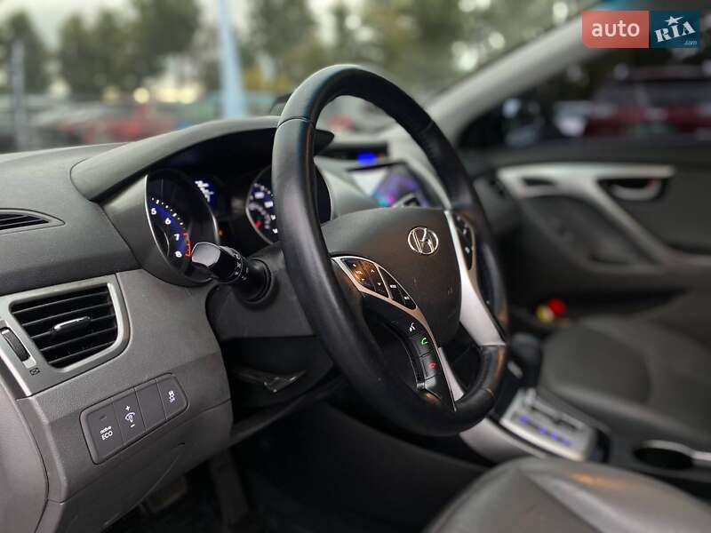 Седан Hyundai Elantra 2011 в Києві