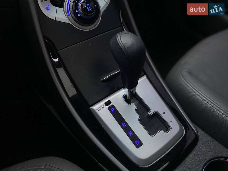 Седан Hyundai Elantra 2011 в Києві