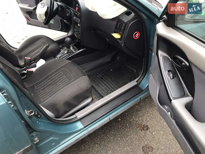 Хетчбек Hyundai Elantra 2004 в Києві