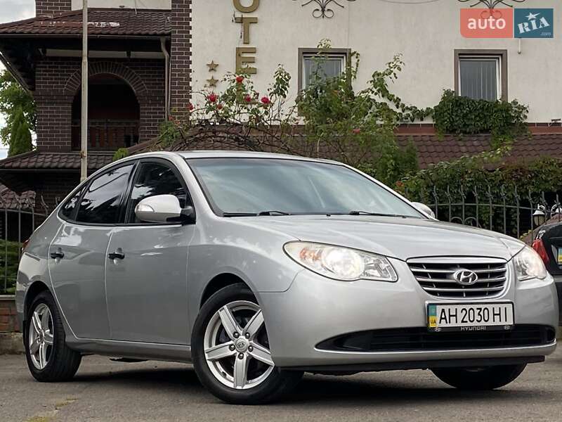Hyundai Elantra 2011