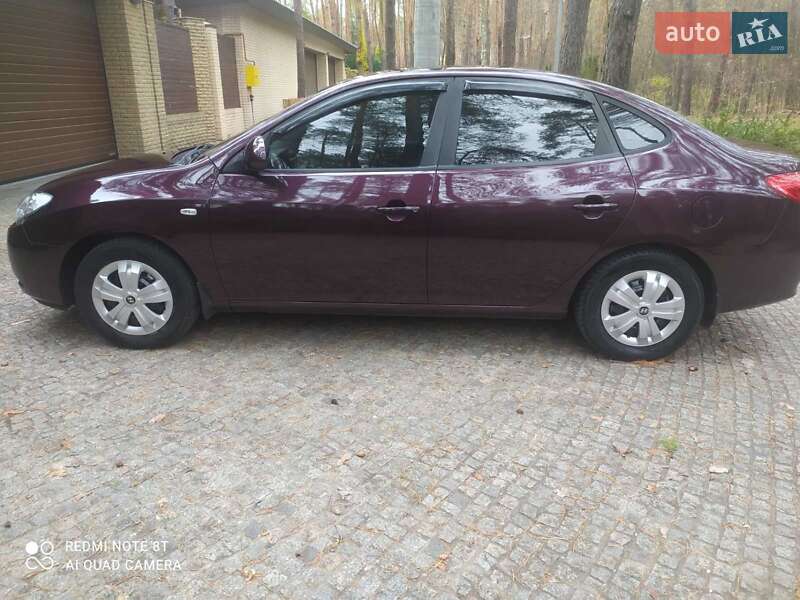 Седан Hyundai Elantra 2008 в Днепре