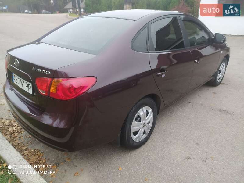 Седан Hyundai Elantra 2008 в Днепре