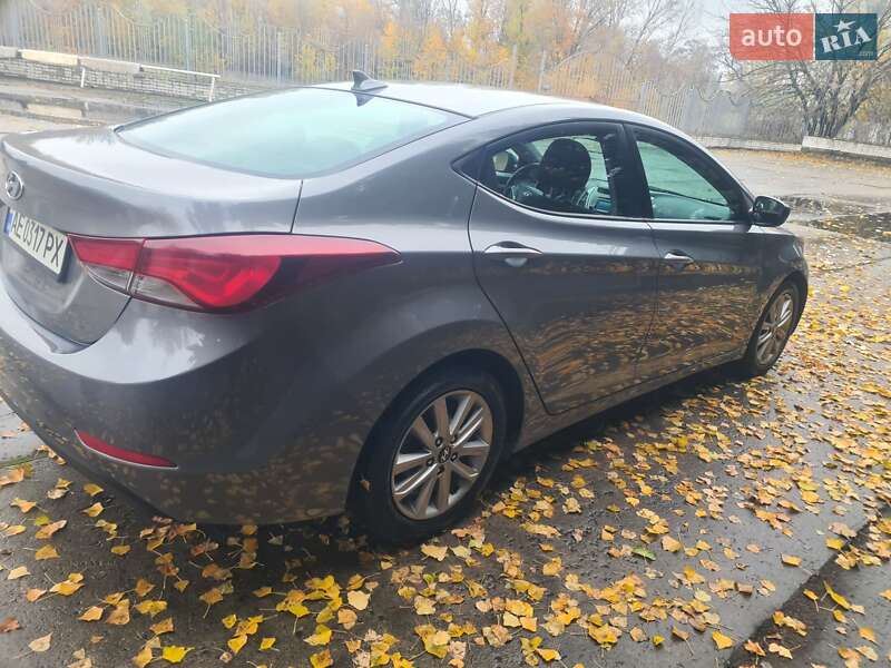 Седан Hyundai Elantra 2014 в Днепре