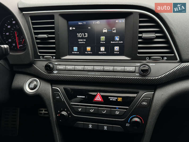 Седан Hyundai Elantra 2017 в Запорожье