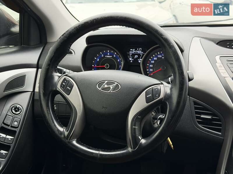 Седан Hyundai Elantra 2013 в Харкові