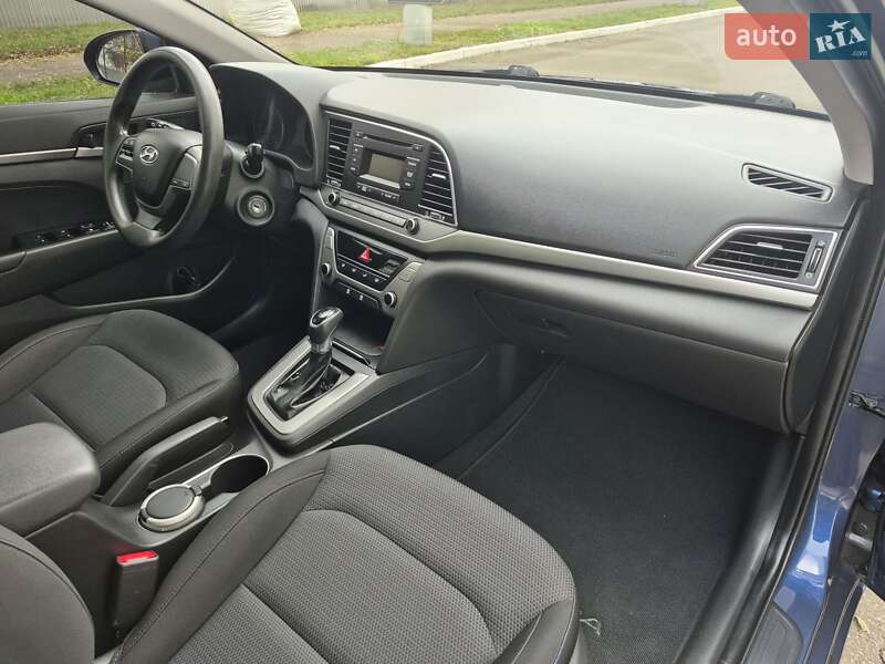 Седан Hyundai Elantra 2018 в Києві