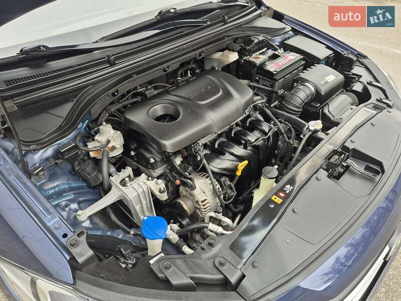 Седан Hyundai Elantra 2018 в Києві